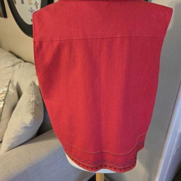 GRAFF Embroidered Red Women's Vest - Picture 4 of 5